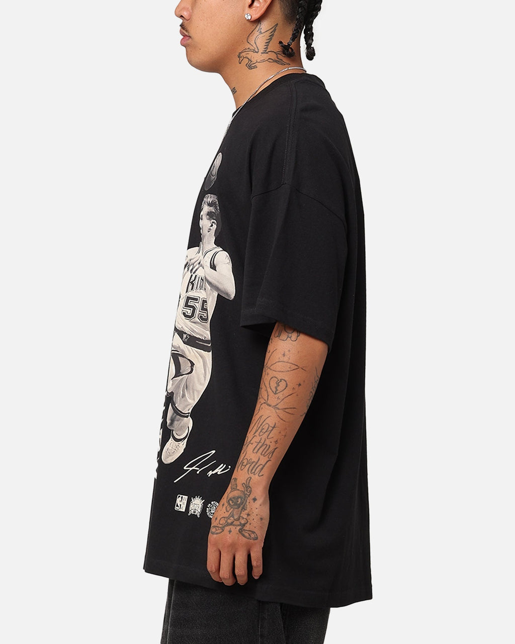 Mitchell & Ness Sacramento Kings Jason Williams Streetball T-Shirt Faded Black Hoodie, Sweatshirt | PureTeeCo.com (Image 5)