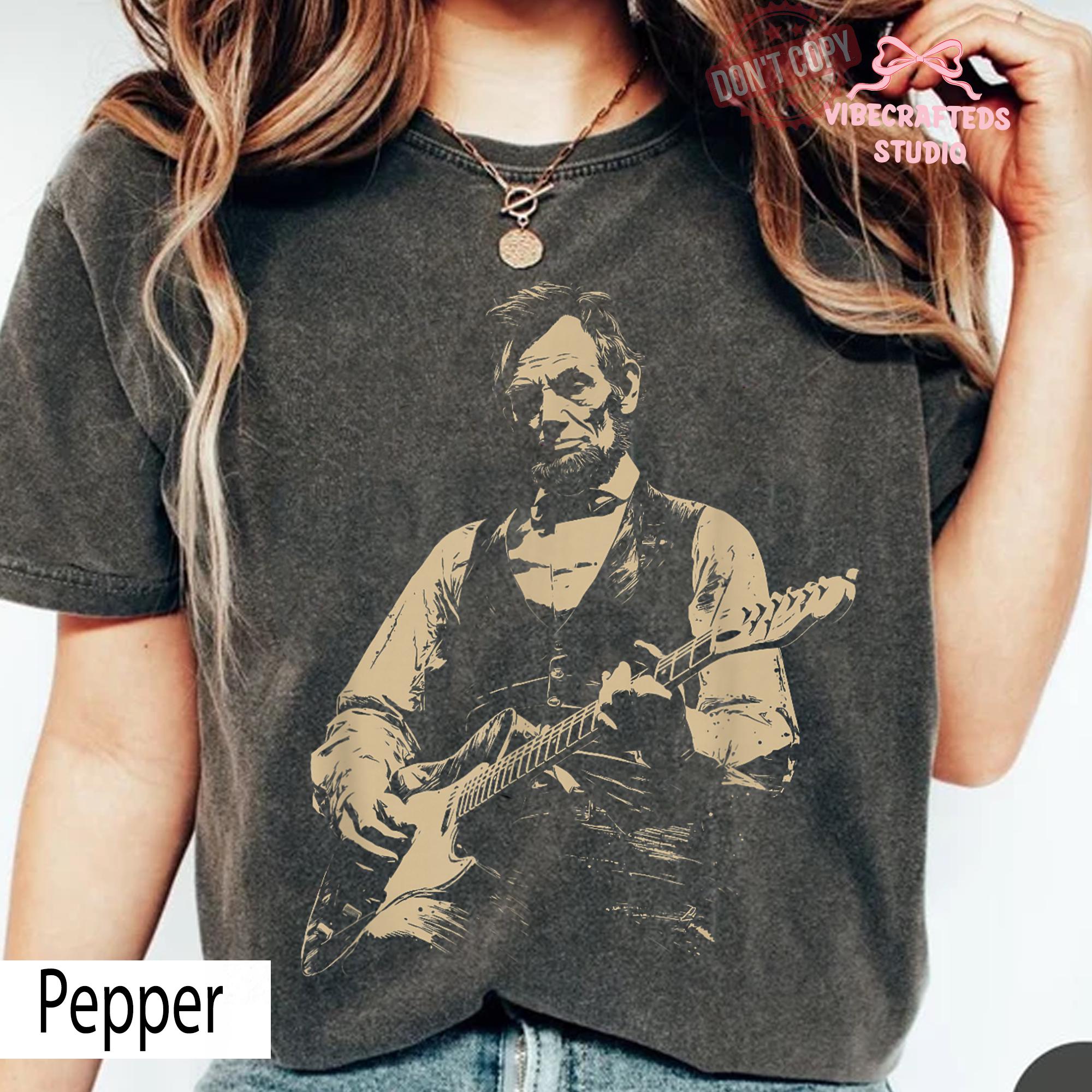 President Abraham Lincoln Playing Guitar Abe Lincoln Comfort Colors History Music Lover Vintage Political Humor Tee (3)