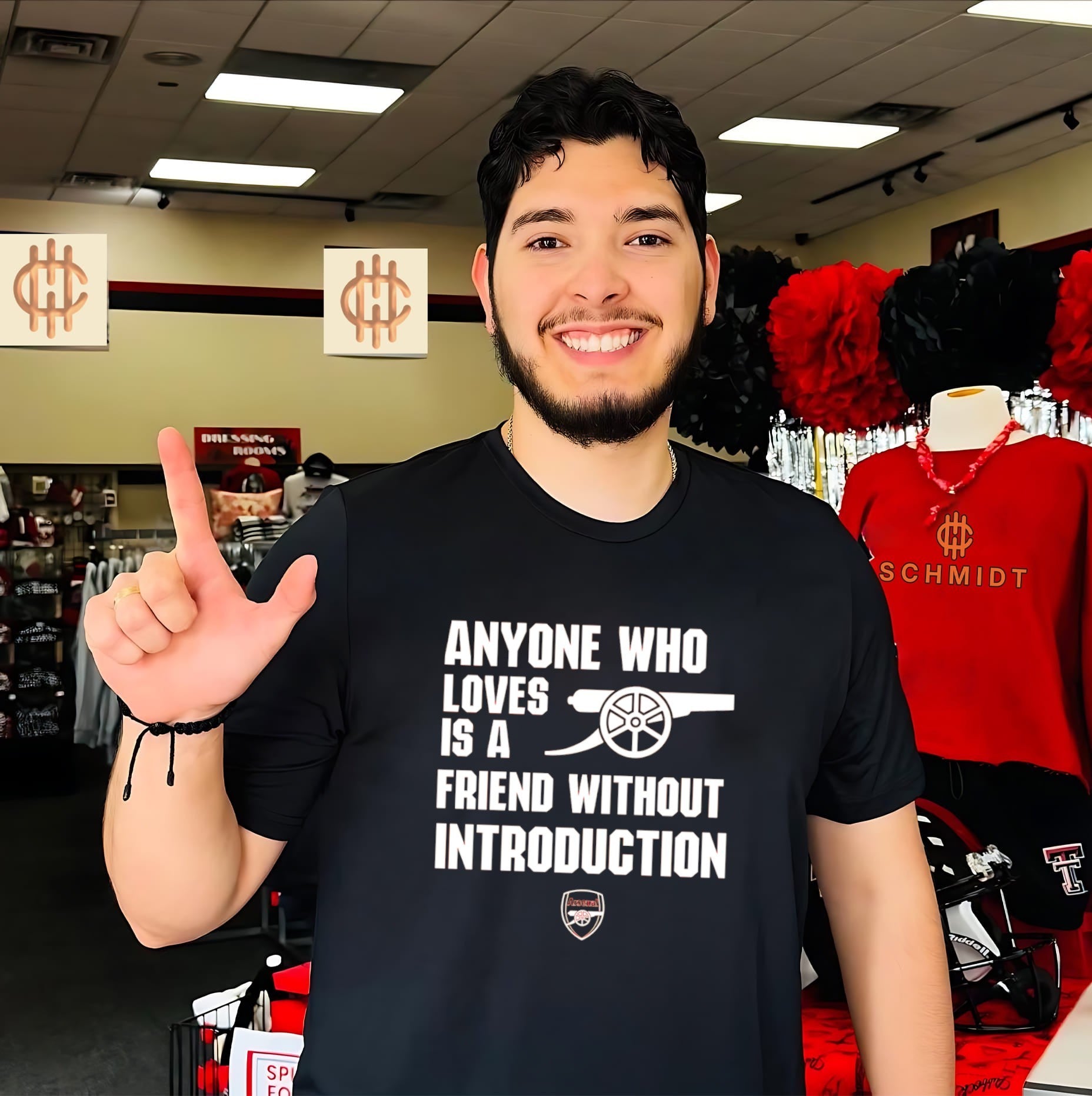 Arsenal anyone who loves is a friend without introduction shirt