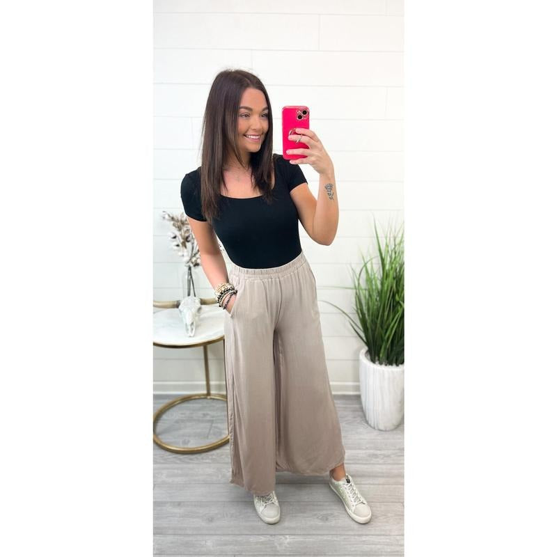 Cindy Crinkle Wide Leg Pant T-Shirts, Hoodie, Sweatshirt | PureTeeCo.com