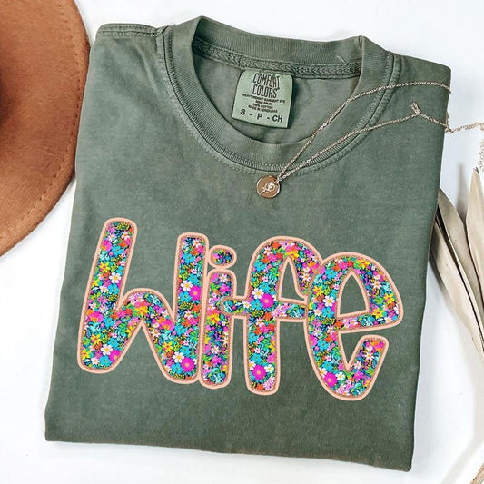 Comfort Colors Floral Wife Shirt - Floral Graphic Tee - Mother's Day Gift - Vintage Style Tee - Aesthetic Spring Shirt - Retro Inspired Shirt