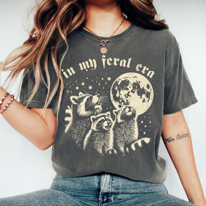 Comfort Colors Raccoon T-Shirt, In My Feral Era, Raccoons Howling At The Moon Tee, Funny Graphic T-Shirt, Trendy Tshirt,...