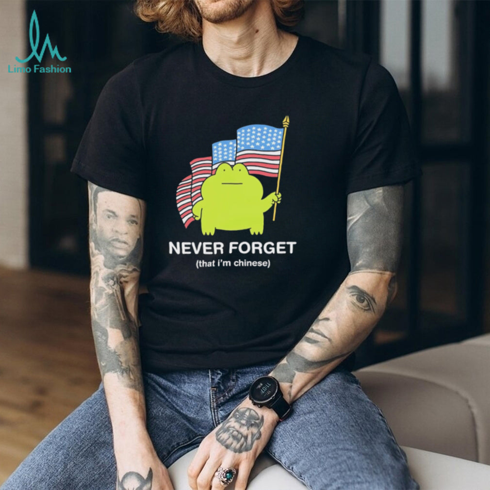 Frog holding American flag never foret that I’m Chinese shirt