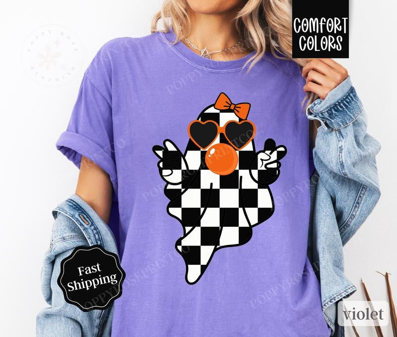 Ghost Blowing Bubble Shirt Comfort Colors, Trick or Treat Halloween Shirt,  October Vibes Shirt for Women Oversized...