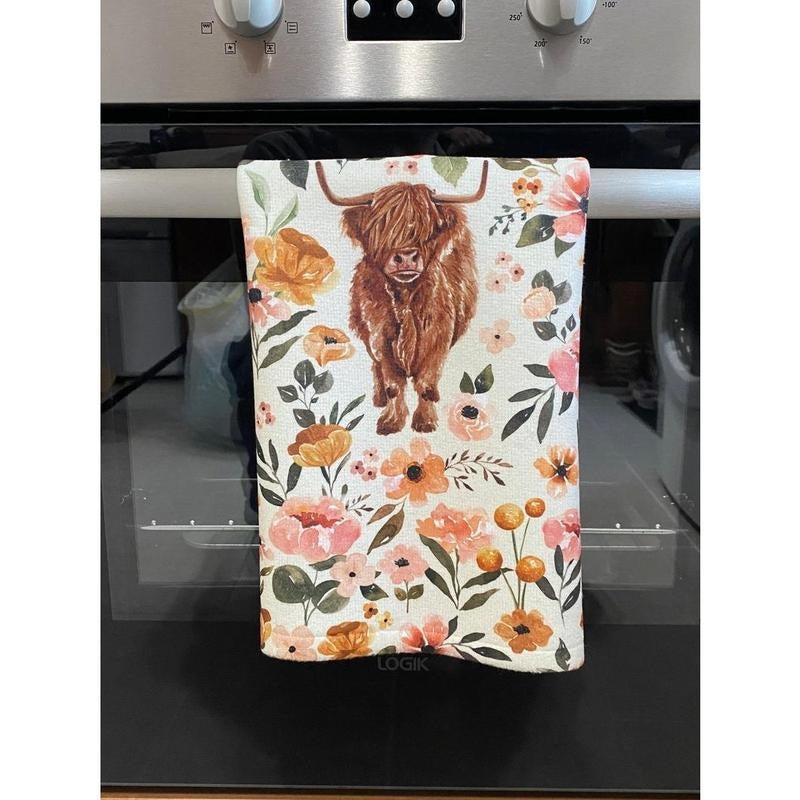 Highland cow Tea Towel  Unique Tea Towel  Cow Towel  Autumnal tea towel  Gift for her  Farm themed tea towels T-Shirts,...