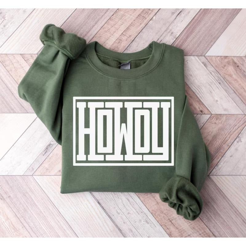 Howdy Sweatshirt, Western Graphic Shirt, Texas-Inspired Country Sweatshirt for Southern Style Lovers Hoodie | PureTeeCo.com