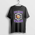 I Live In Colorado And Win Lose Or Tie Im A Die Hard Minnesota Vikings T-Shirts, Hoodie, Sweatshirt | PureTeeCo.com