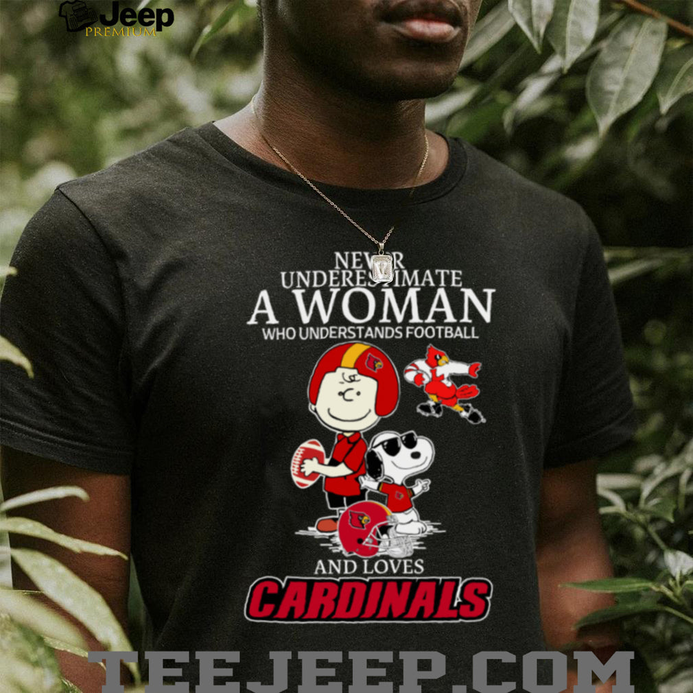 Louisville Cardinals X Peanuts Characters Never Underestimate A Woman Who Understands Football And Loves Cardinals Tee (1)