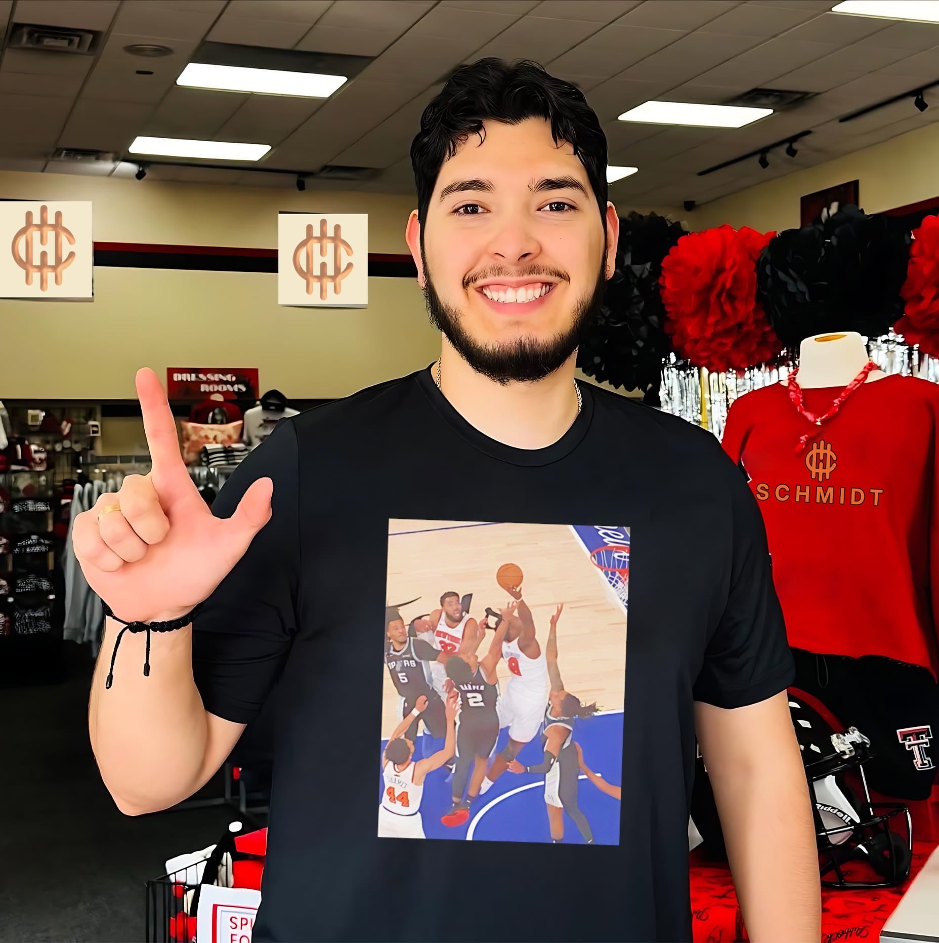 NY Knick vs San Antonio Spurs OG Anunoby the dunk shirt