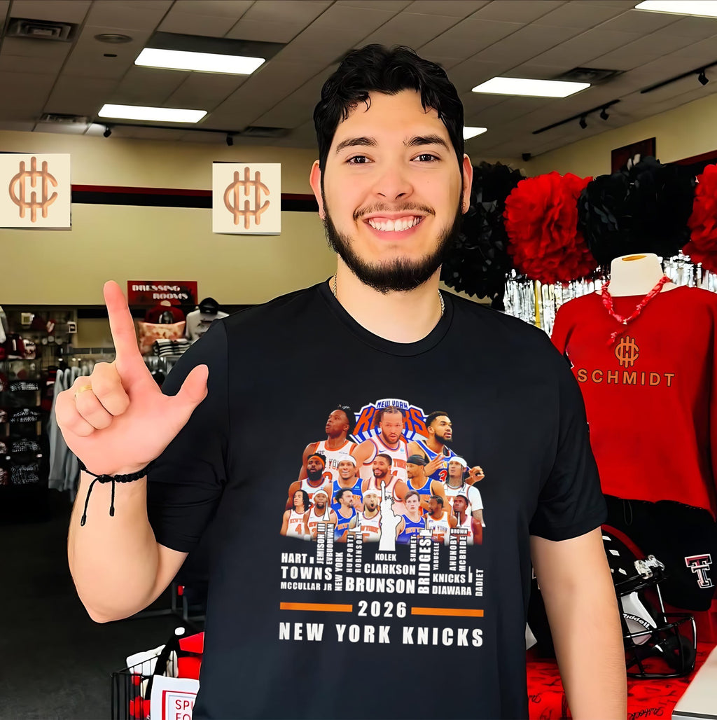 New York Knicks 2026 team members collage skyline shirt
