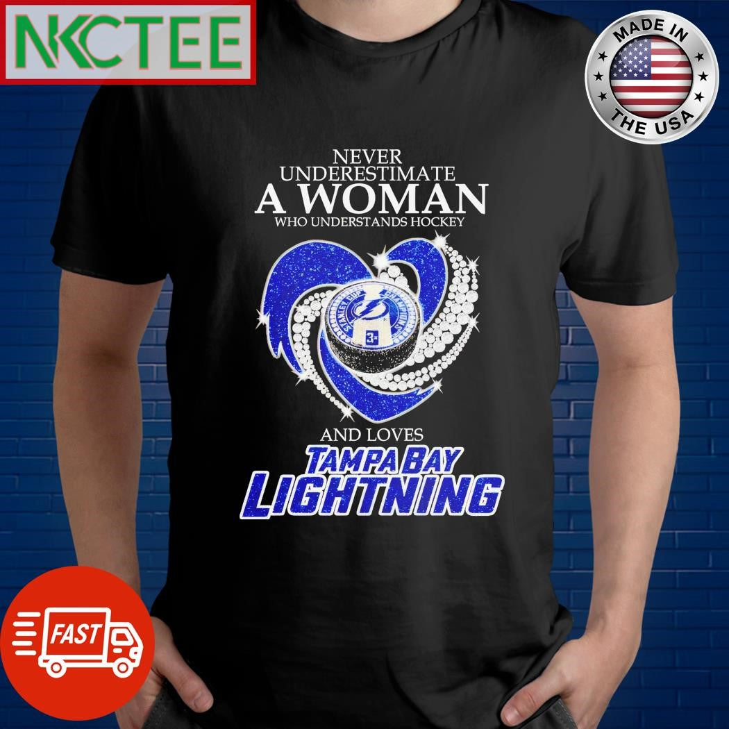 Official Never Underestimate A Woman Who Understands Hockey And Loves Tampa Bay Lightning T-Shirt