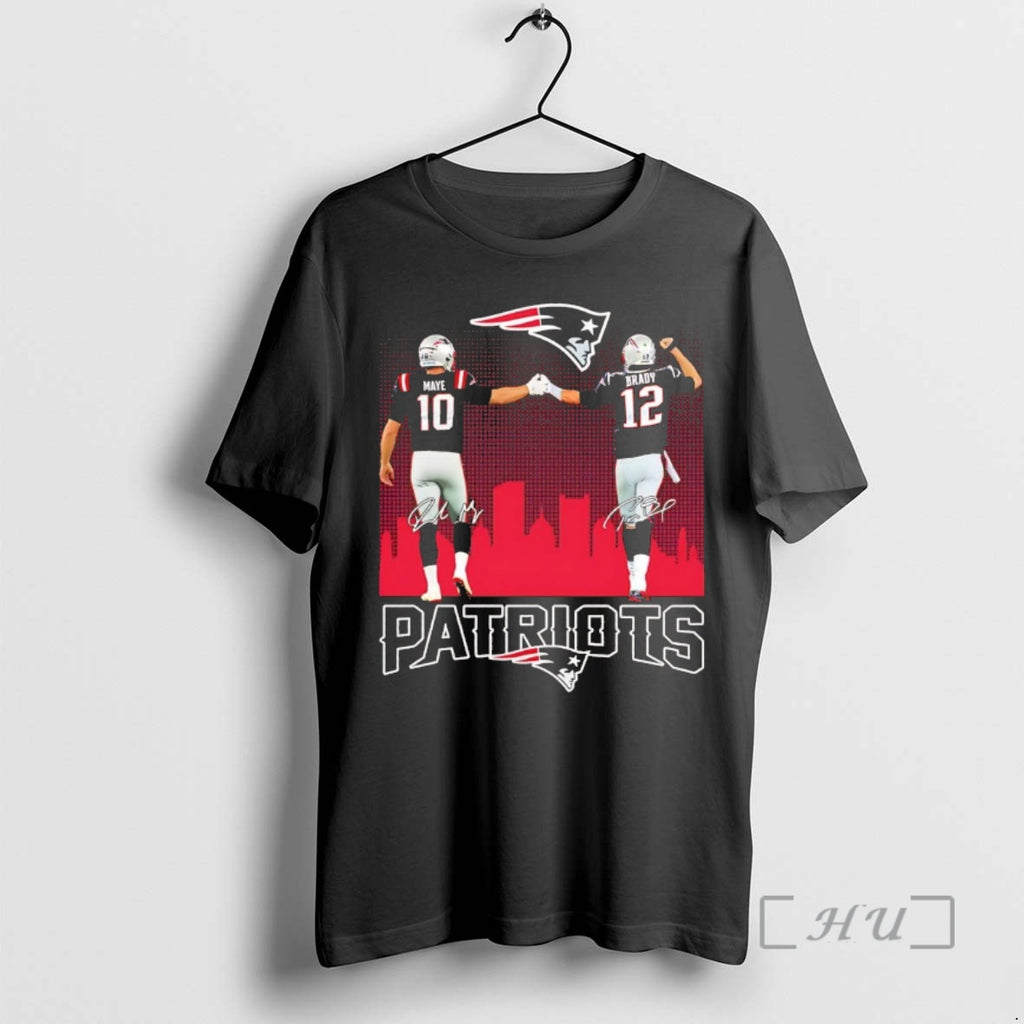 Officials Maye And Brady Fist Bump Patriots Signatures Christmas Chriast T-Shirts, Hoodie, Sweatshirt | PureTeeCo.com