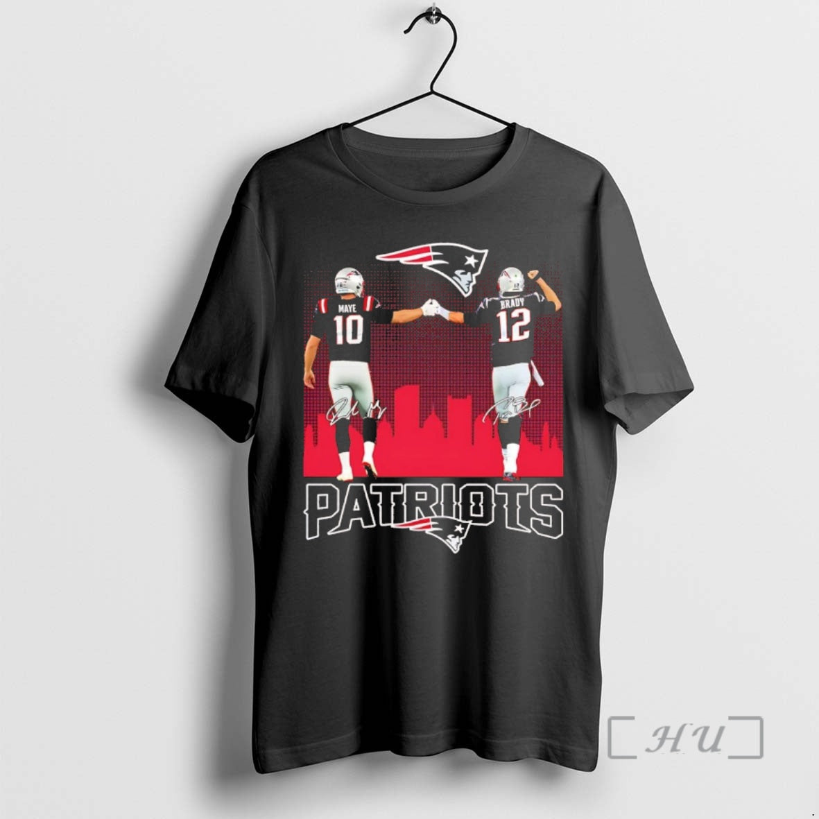 Officials Maye And Brady Fist Bump Patriots Signatures Christmas Chriast T-Shirts, Hoodie, Sweatshirt | PureTeeCo.com