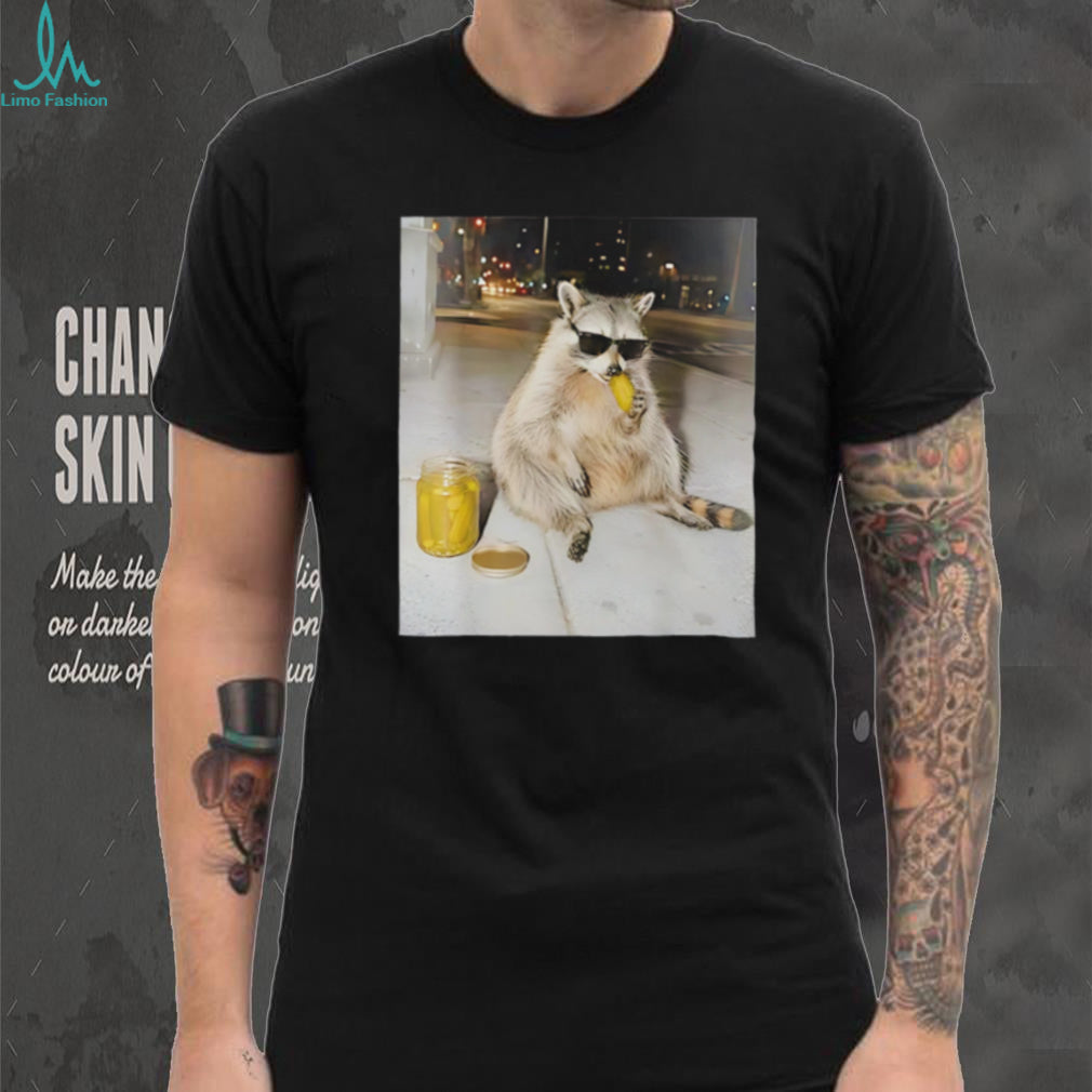 Raccoon eating pickles shirt