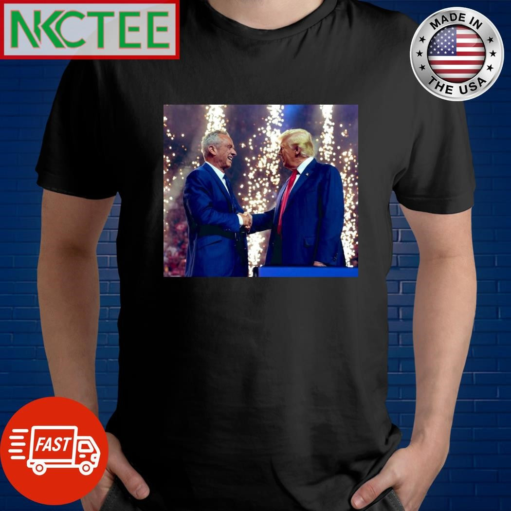 Robert F. Kennedy Jr hold hand Donald Trump shirt