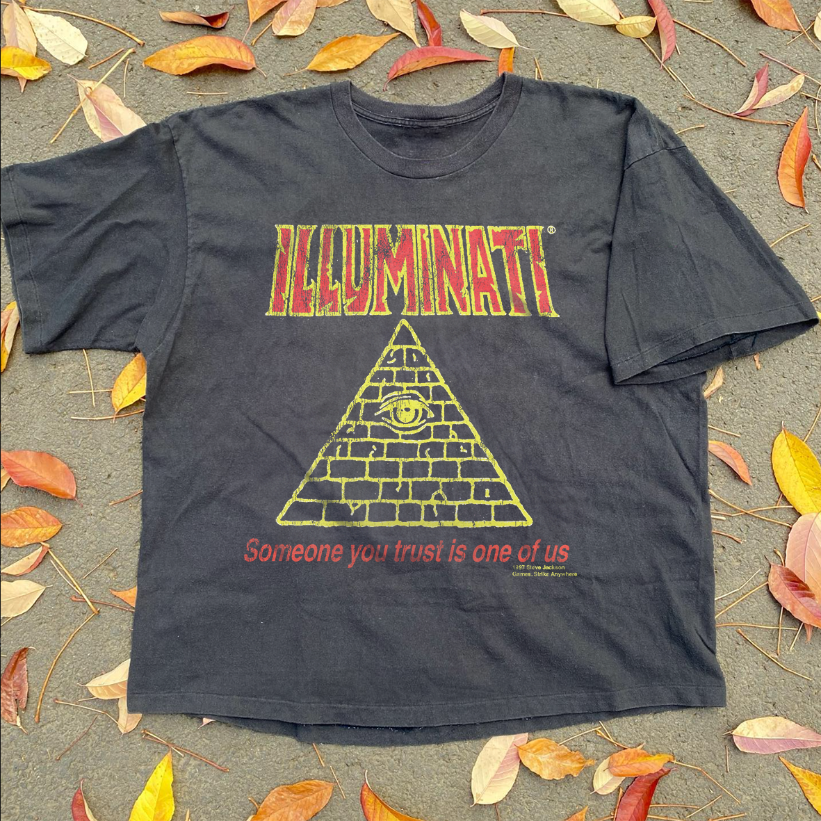 ILLUMINATI 1997 STEVE JACKS0N GAMES RARE VINTAGE WASHED BLACK T-SHIRT Hoodie, Sweatshirt | PureTeeCo.com