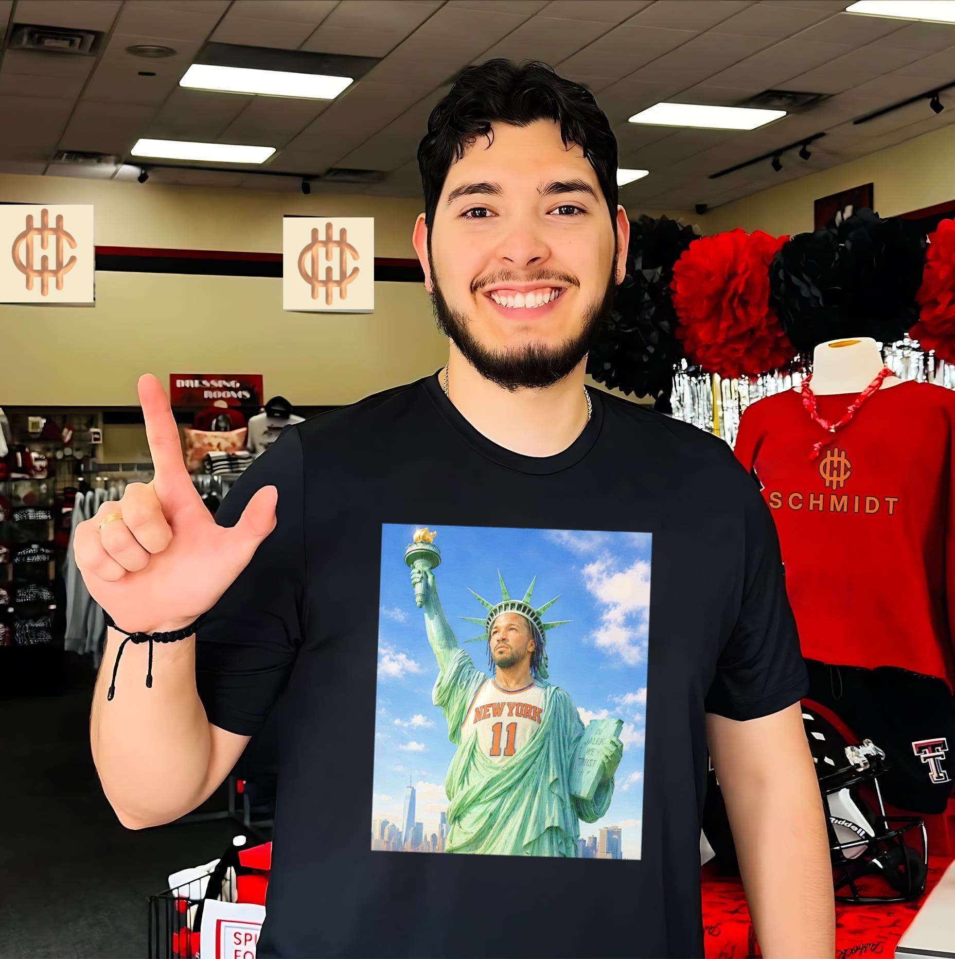 Statue of Liberty but that’s Jalen Brunson shirt