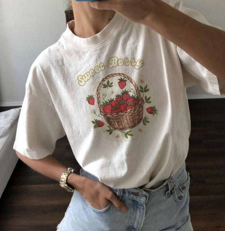 Strawberry Shirt Graphic Tees Summer Farm T-Shirt Berry Sweet Tshirt Gift For Mom Trendy Gift Tee Hoodie, Sweatshirt