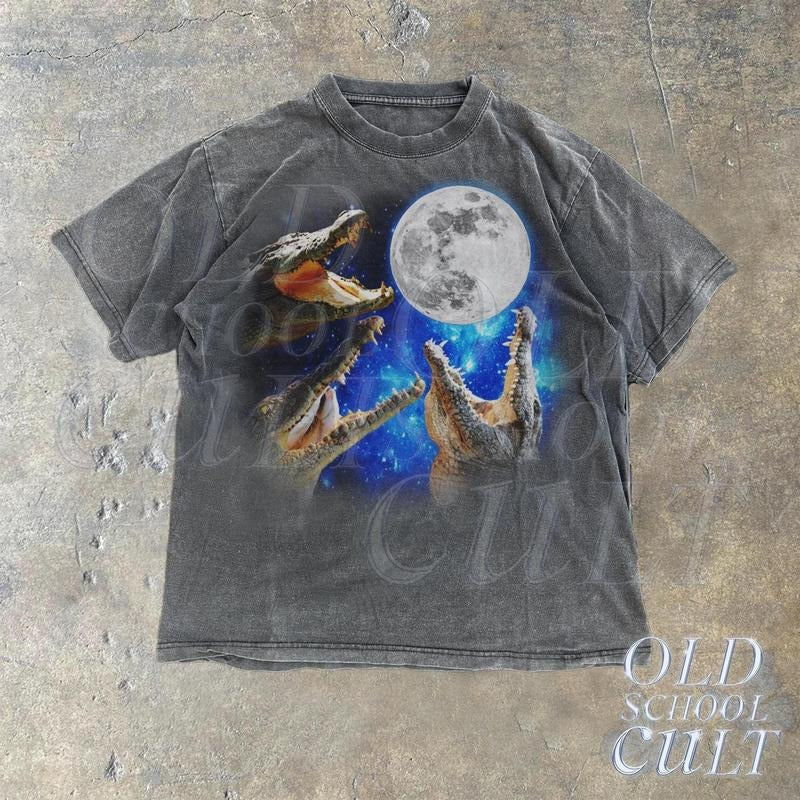 Three Crocodile Moon Vintage 90s Graphic T-shirts, Vintage Crocodile Nature Tshirt, Crocodile Lovers, Funny Weird Graphic...