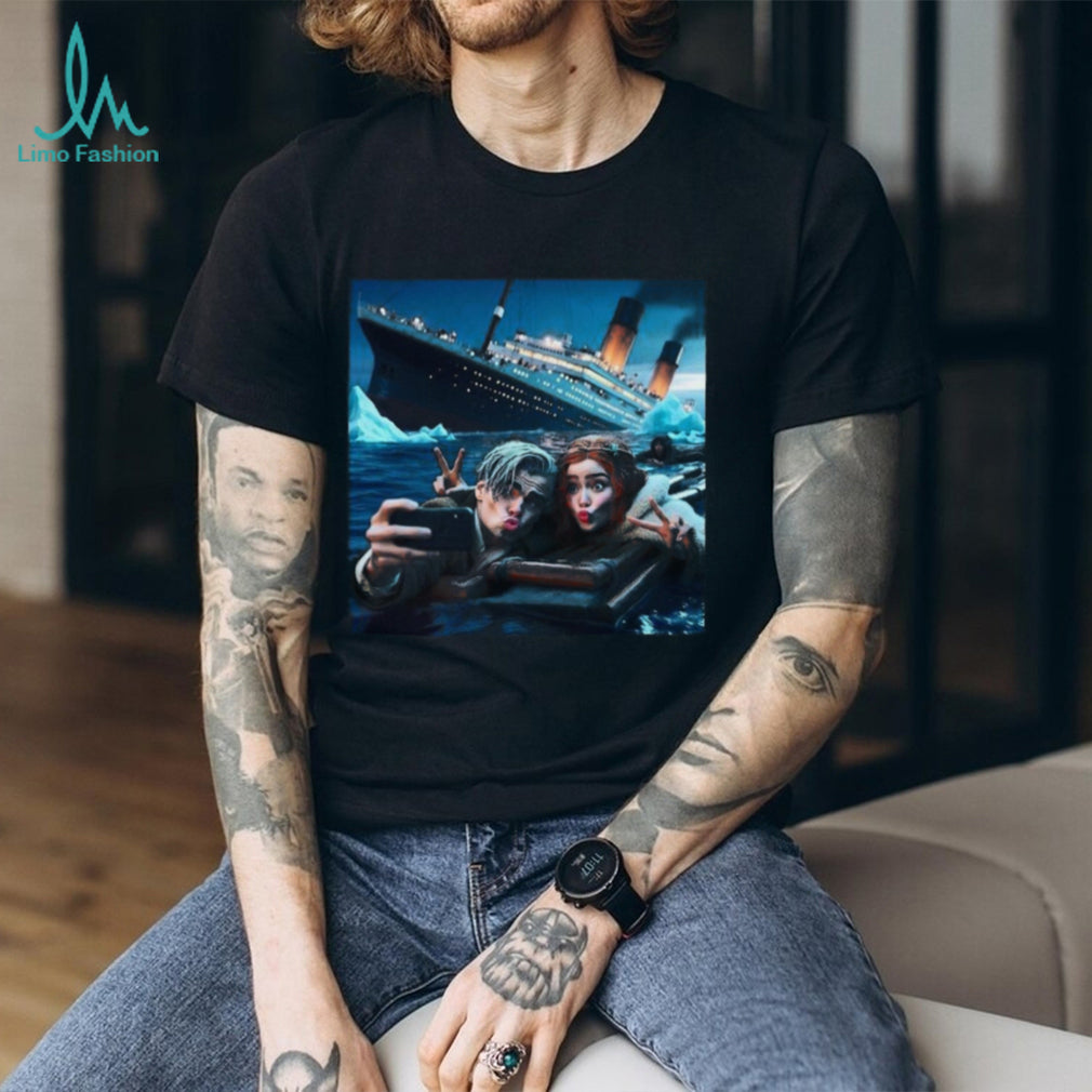 Titanic Movie Couple Selfie Disaster Vintage Graphic Shirt