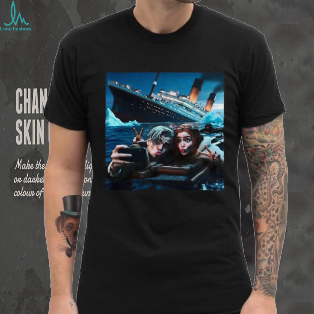 Titanic Movie Couple Selfie Disaster Vintage Graphic Shirt