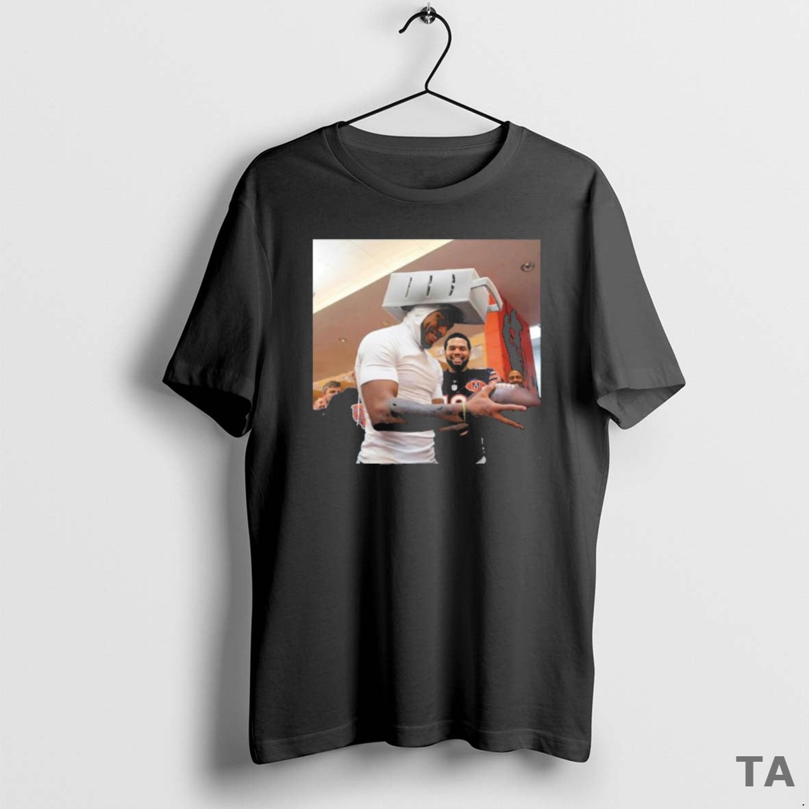 Top Bears Dj Moore Wore A Cheese Grater Hat T Shirt Sweater Hoodie, Sweatshirt | PureTeeCo.com