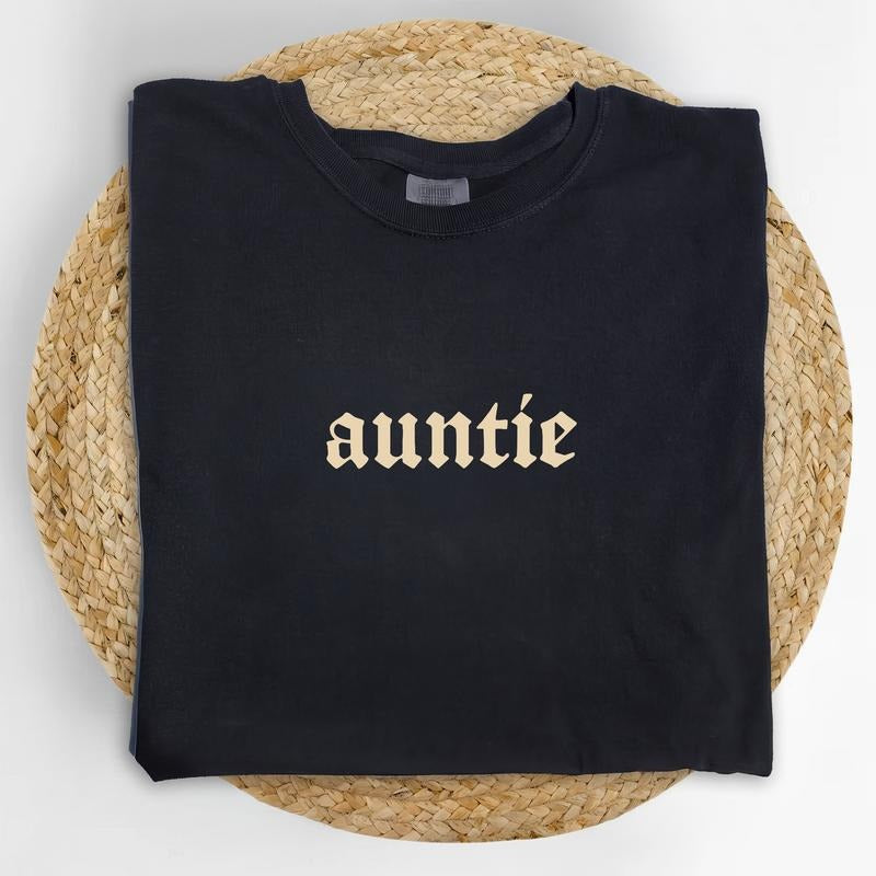 Vintage Auntie Comfort Colors Shirt, In My Auntie Era T-shirt, Vintage Titi Graphic Tee, Cool Aunt Outfits, New Aunt...
