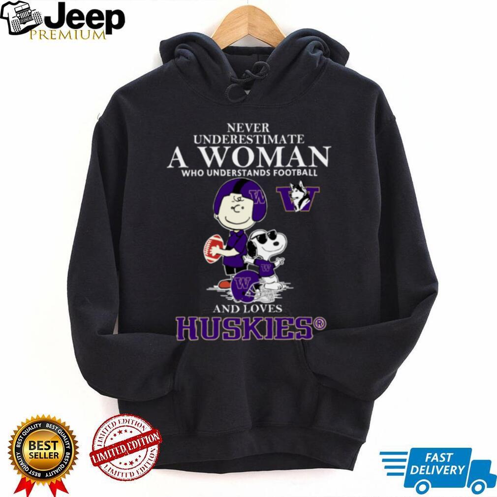 Washington Huskies X Peanuts Characters Never Underestimate A Woman Who Understands Football And Loves Huskies Tee