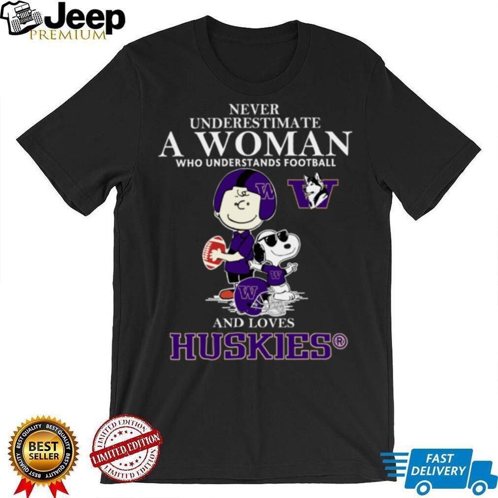 Washington Huskies X Peanuts Characters Never Underestimate A Woman Who Understands Football And Loves Huskies Tee