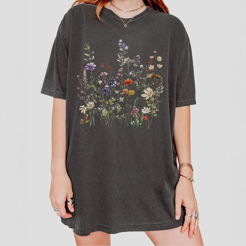 Wild Flowers Shirt, Floral Nature Shirt, Flowers Lover Tee, Shirts for Women, Pastel Floral Nature T-Shirt, Vinatage...