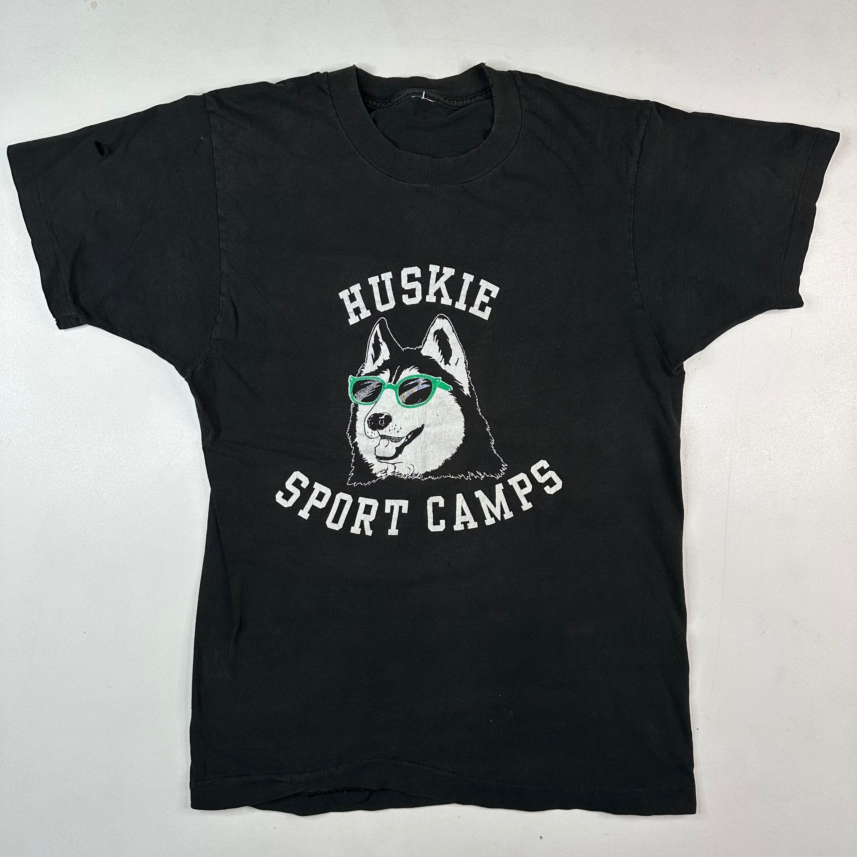 90s University Saskatchewan Huskies Sport Camp Sz A397 Unisex T-shirt, Sweatshirt, Hoodie (1)