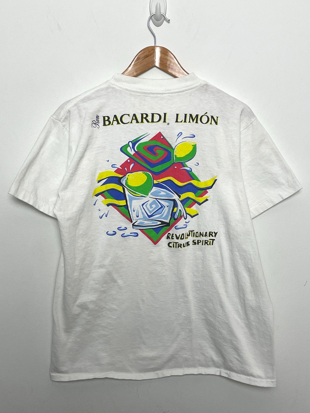 Vintage 1990s Bacardi Limon Revolutionary Citrus Spirit Rum Size Medium (1)
