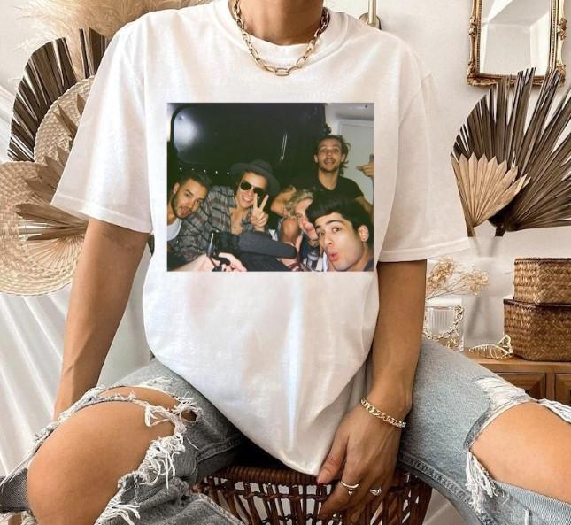 Vintage One Direction Selfie T-Shirt, Thank You One Direction Gift For Fan, Music Tour T-Shirt Casual Cotton... (Image 4)