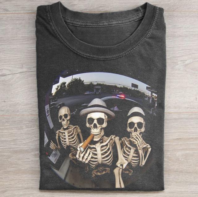 Vintage Halloween Graphic T-shirt, Skeleton Smoking Tee, Horror Movie Shirt, Horror Character, Funny Halloween... (Image 2)