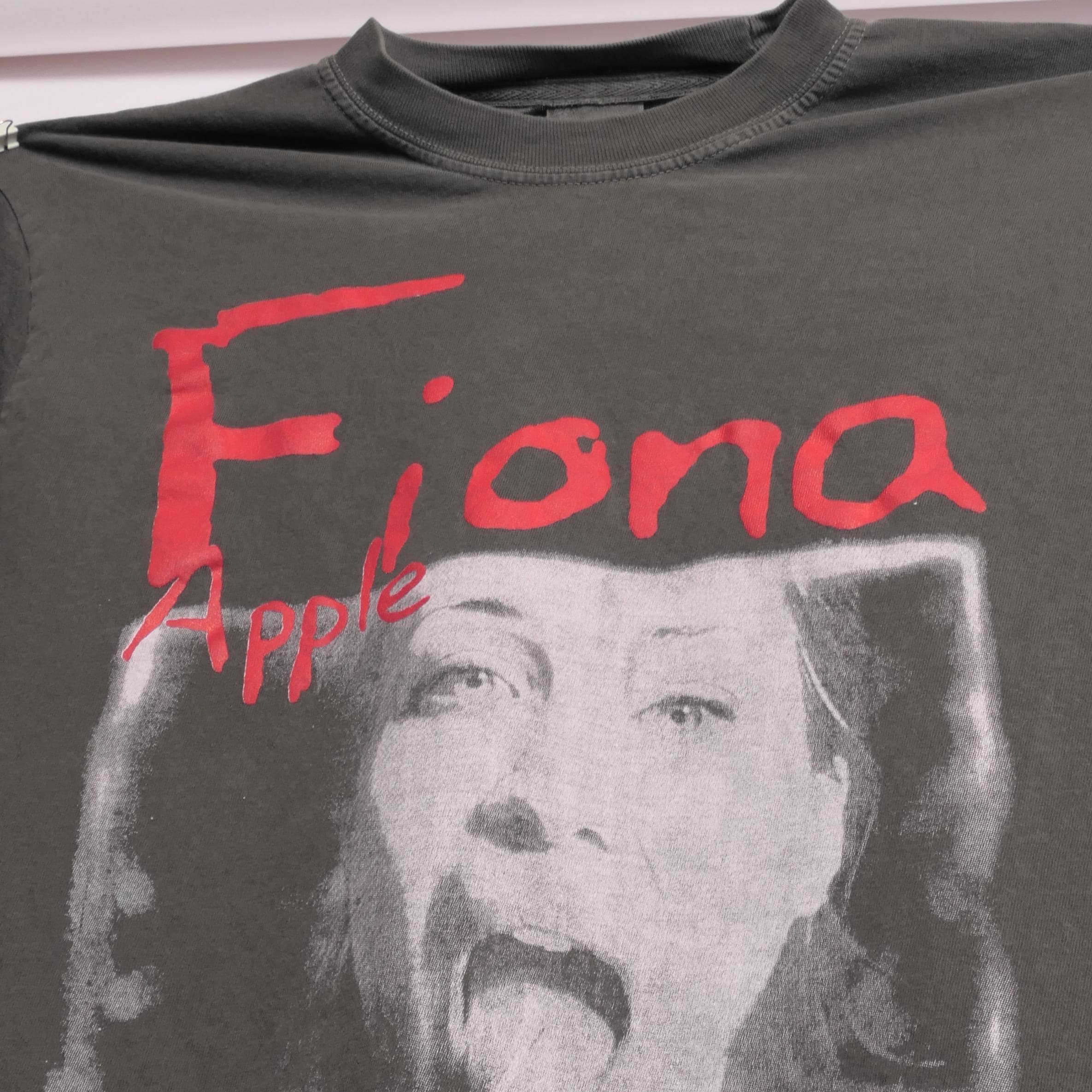 Fiona Apple Pawn Tee Tidal Pop Rock Tour Club 90s Tour Singer Fast 1990s Band Ultra Faded Medium (2)