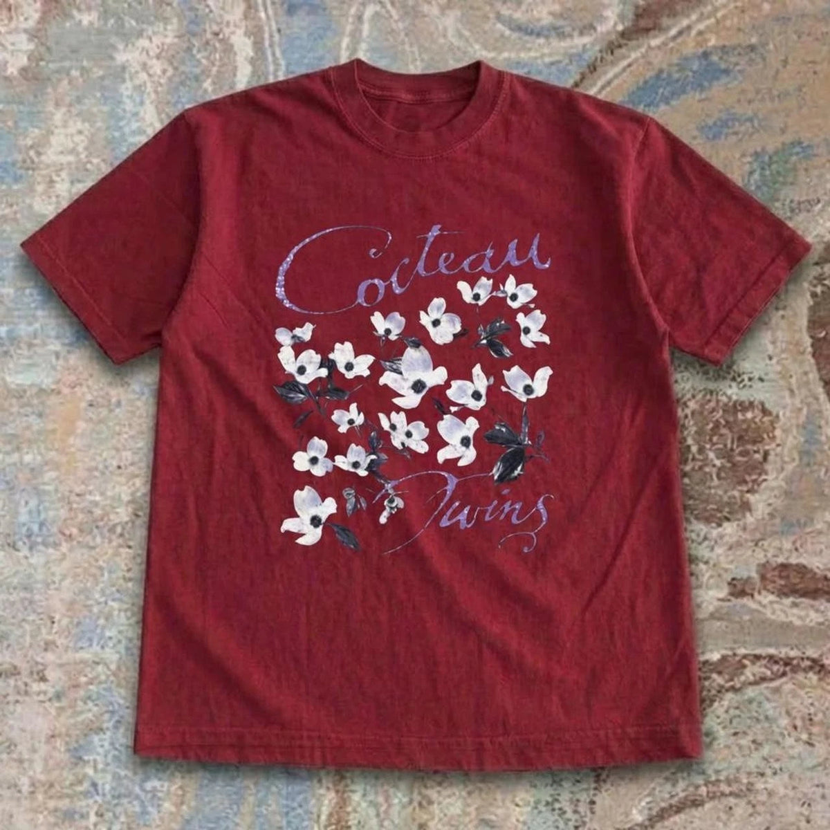 NWT Red Floral Graphic T-Shirt White Flowers Cursive Text Y2K Streetwear Tee
