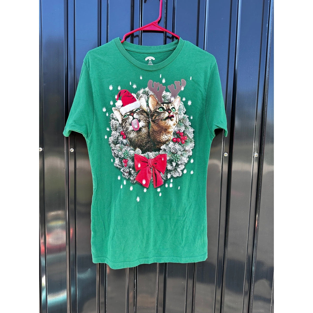 Holiday Time Mens Green Christmas Cat Wreath Graphic T-Shirt Small