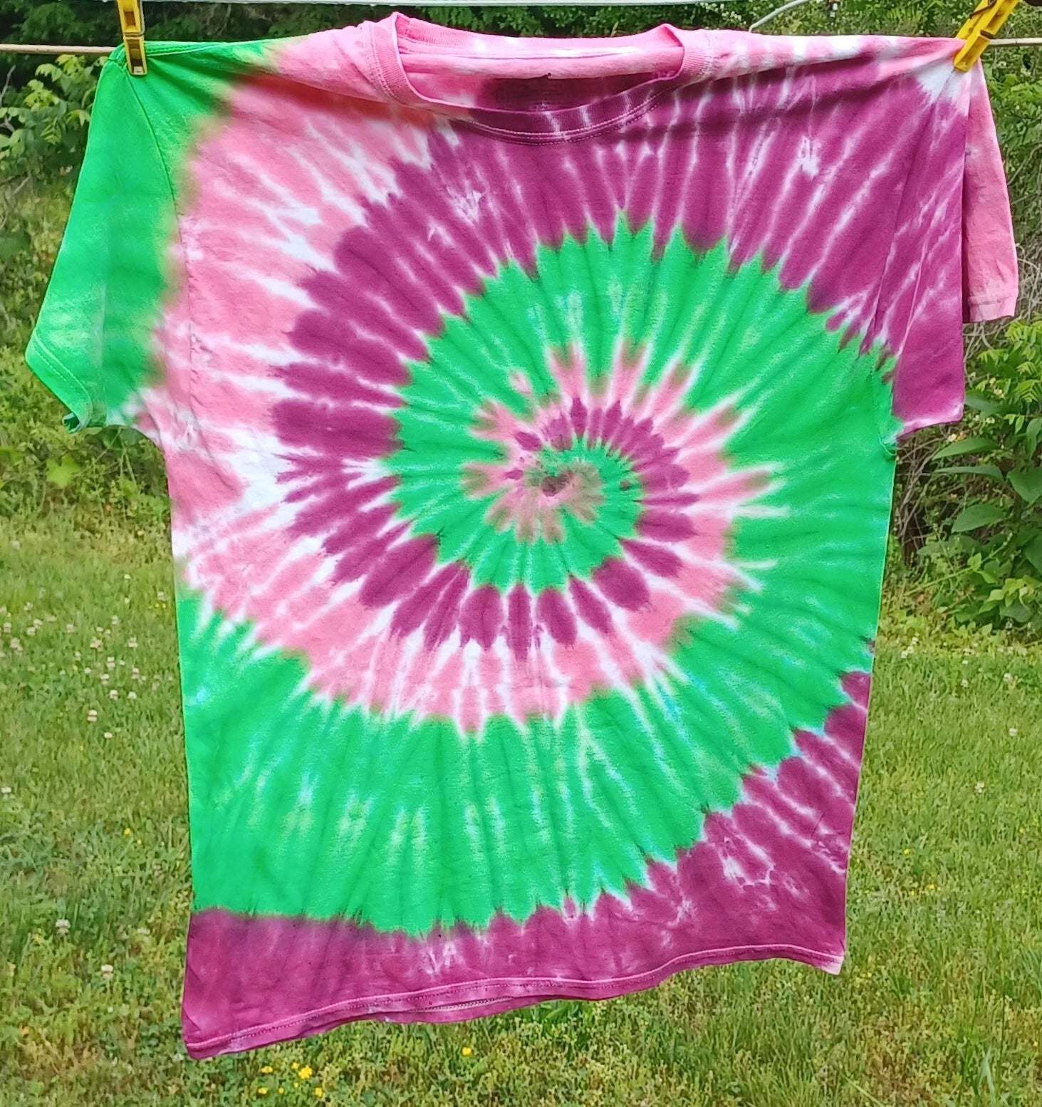 Gildan ~Tie Dye t-shirt~ Sz. L Pink/Maroon/Green NWOT