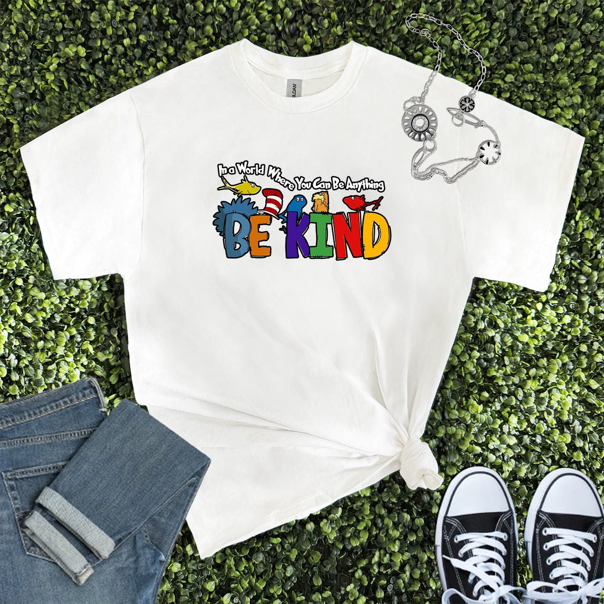 BE KIND Graphic Design T-Shirt / Hoodie / Sweatshirt Unisex Women Men