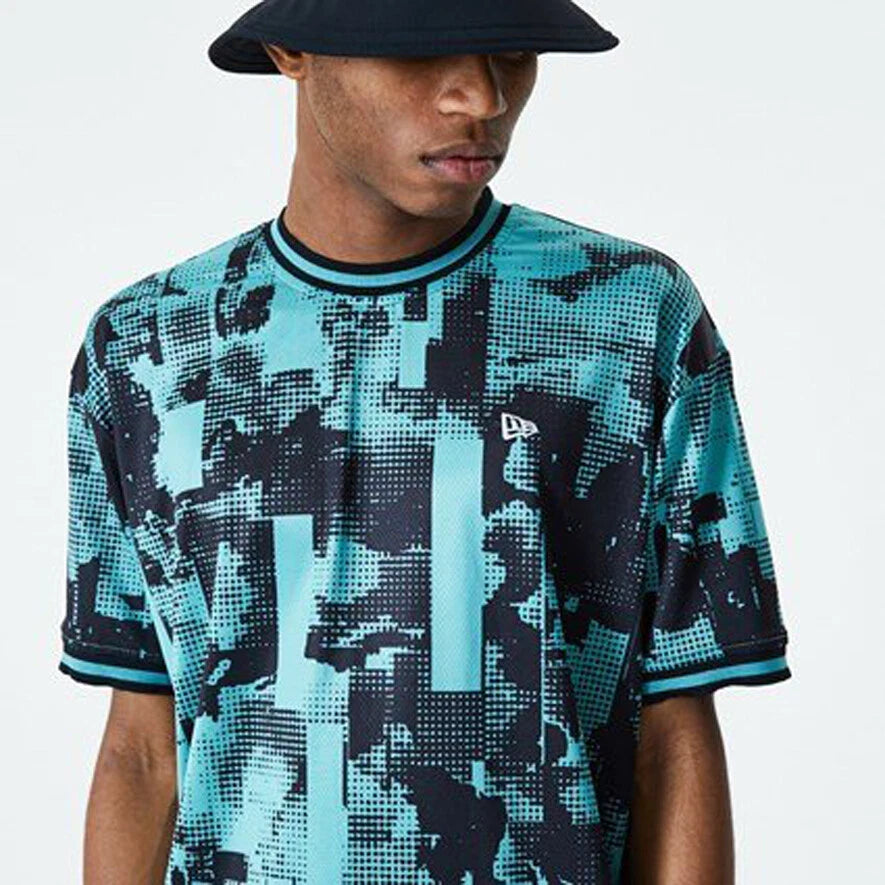 New Era Cap Men's Tech Print Street Style Black & Blue Oversized T-Shirt