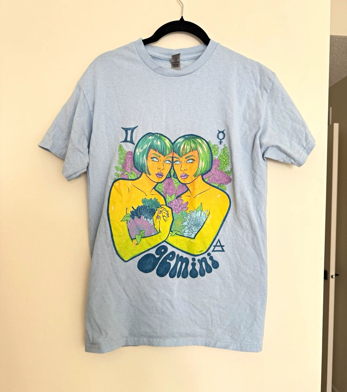 Brand New Cotton Blue Cotton Gemini Zodiac Graphic Tee Crew Neck M Image 1 of 3