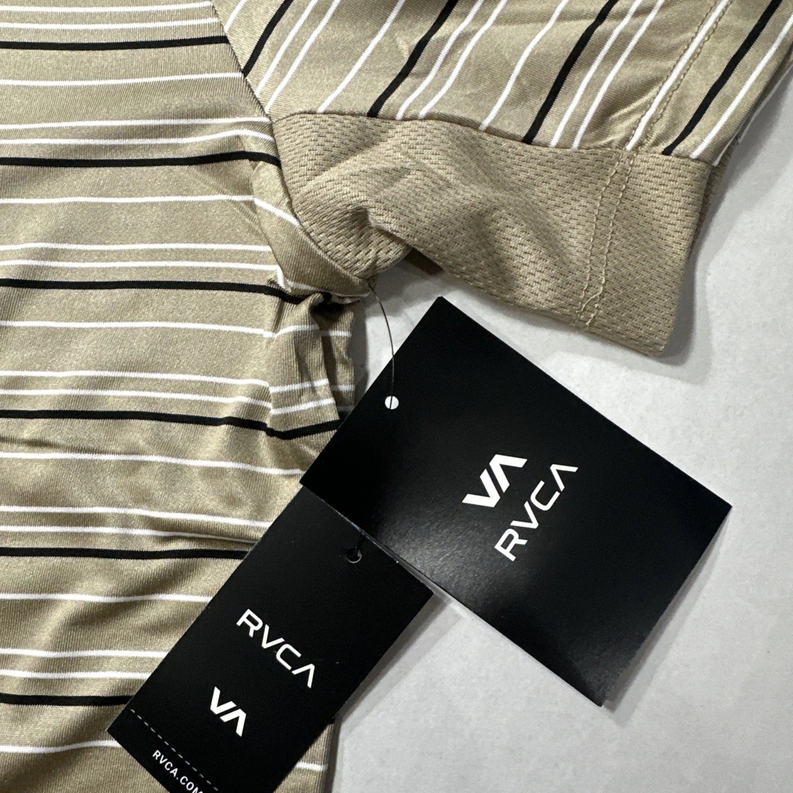 RVCA Mens Sport Active Gym Moisture Wicking Tee Street Style Size Large  NWT