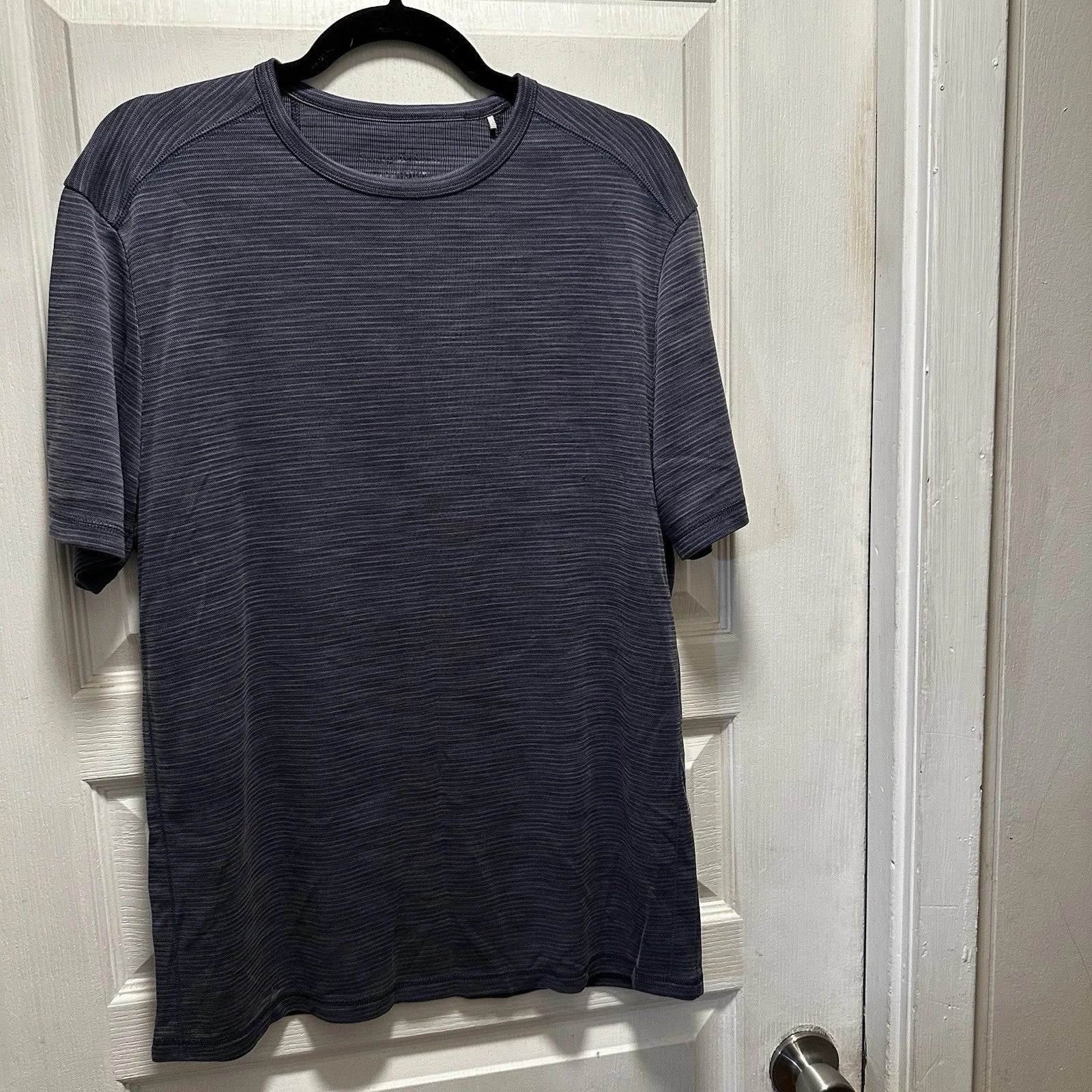 Tommy Bahama Men’s Small Shirt Blue Short Sleeve Stylish Trendy Comfortable