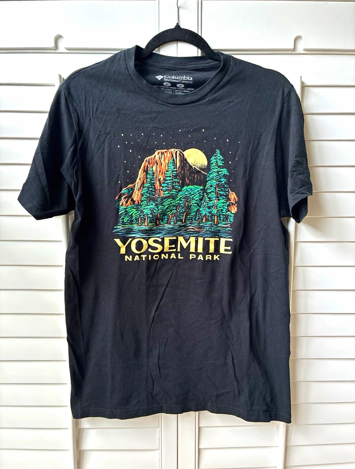 Columbia Men's M Black Yosemite National Park Graphic Logo Crew Neck causal Tee Image 1 of 4