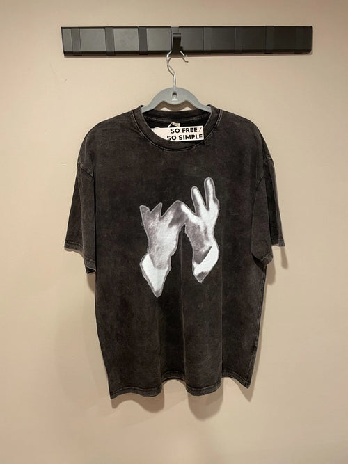 'Hand Gesture' Graphic Tee oversized Premium Cotton Streetwear Fast shipping