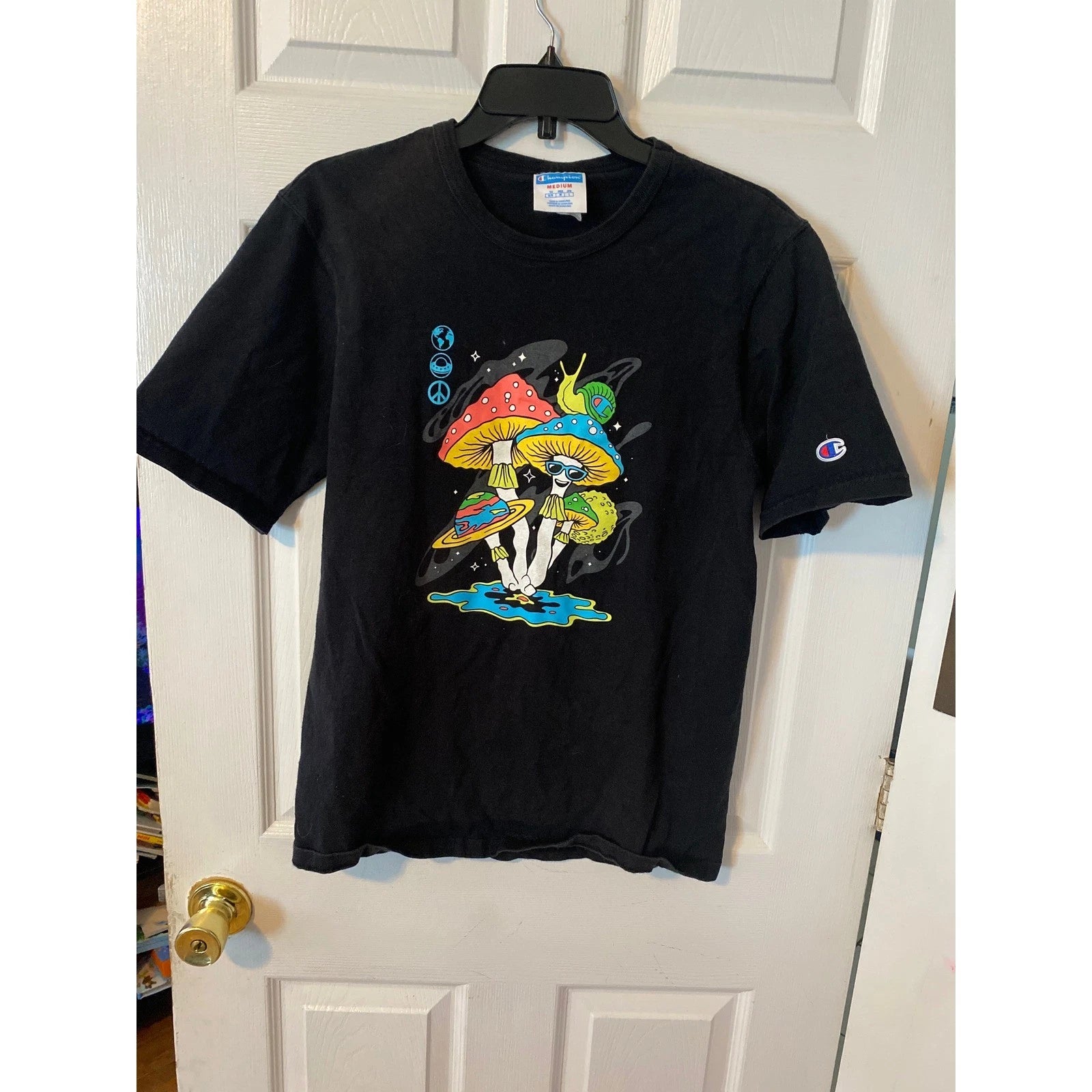 Champion Mens Graphic Tee Black Psychedelic Mushroom Snail Space T-Shirt Medium