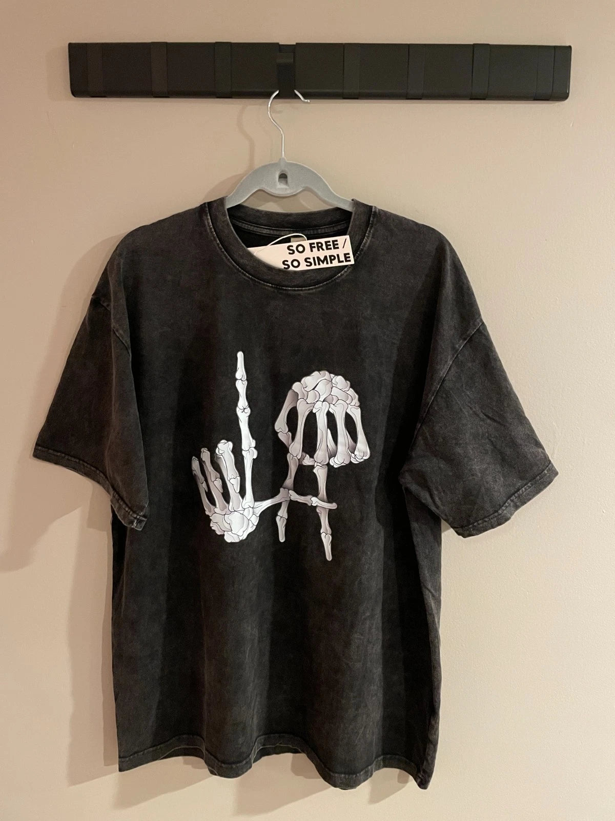 'Skeleton Love' Graphic Tee oversized Premium Cotton Streetwear Fast shipping