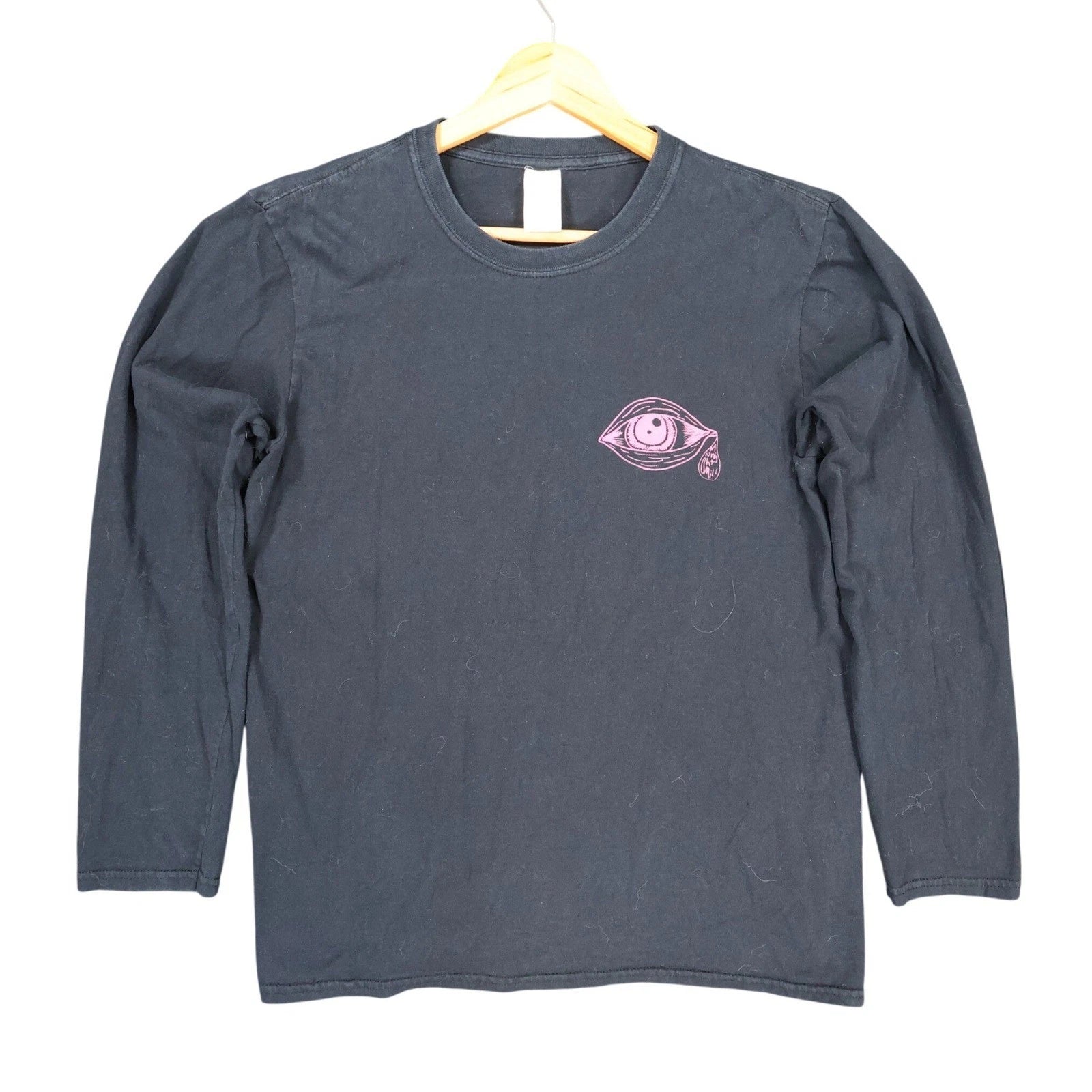 Gildan T-Shirt Mens Medium Black Cotton Long Sleeve Pink Eye Graphic Streetwear