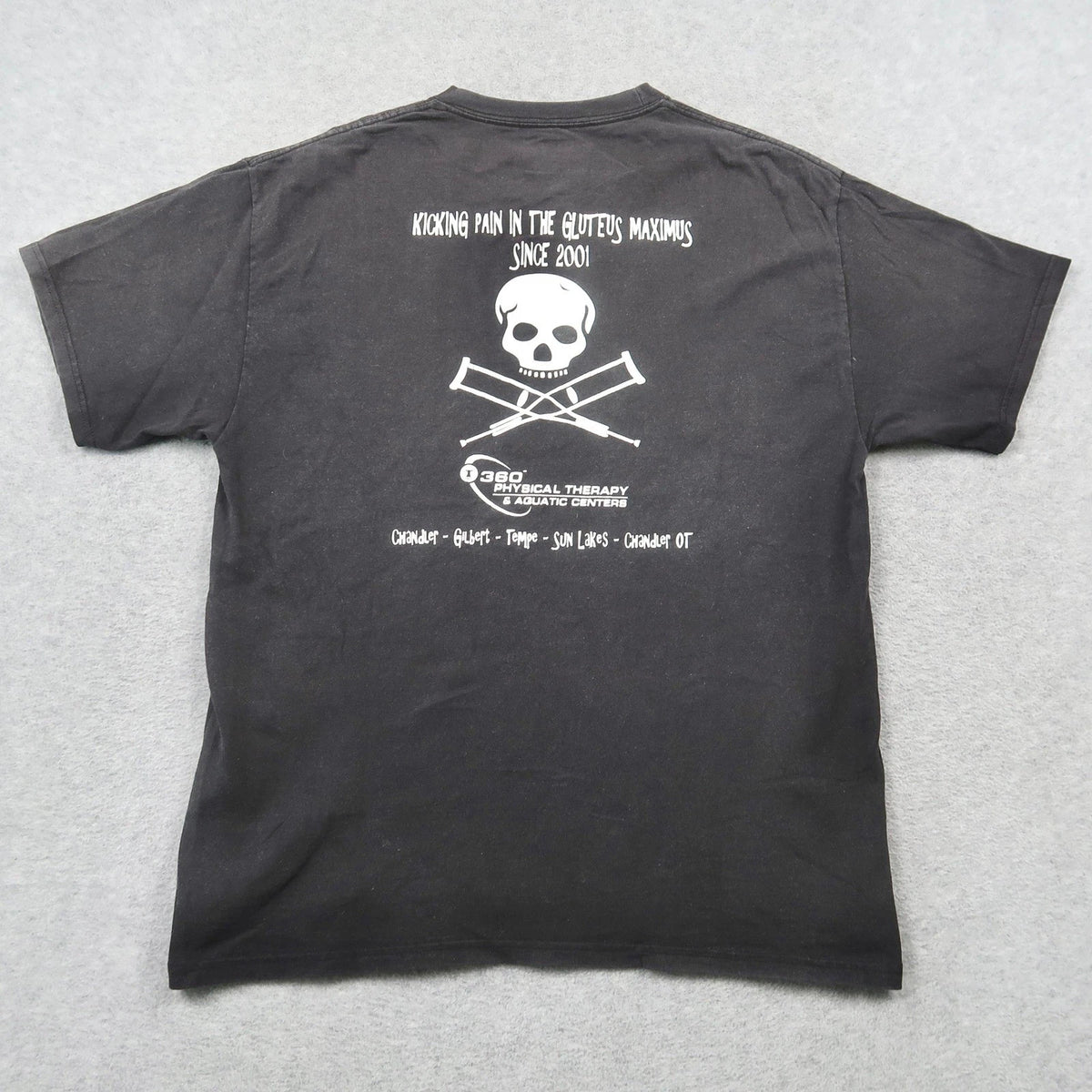 VTG Mens 360 Physical Therapy Skull Crutches Graphic T-Shirt Black Large L