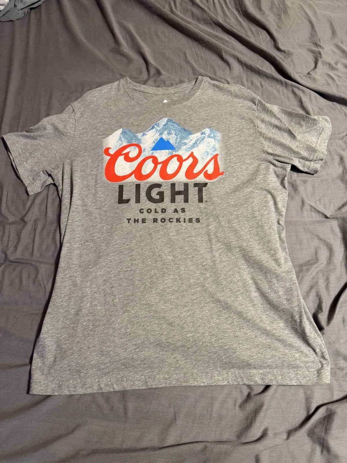 Coors Light Gray Mountains Graphic T-Shirt Men’s Size L Cold as the Rockies